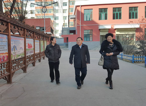 参观大通电大校园设施.jpg 参观大通电大校园设施.jpg