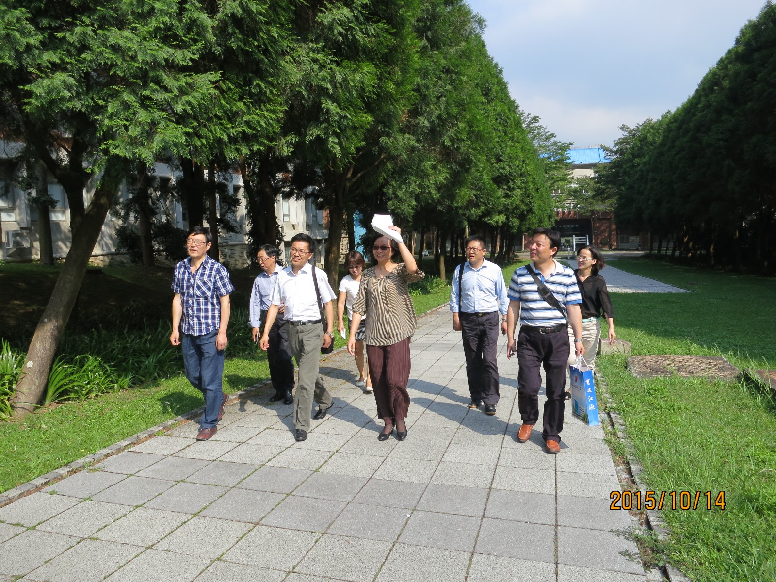 参观暨南国际大学校园.JPG