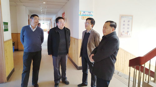 杨自沿校长在开放教育学院考察.jpg